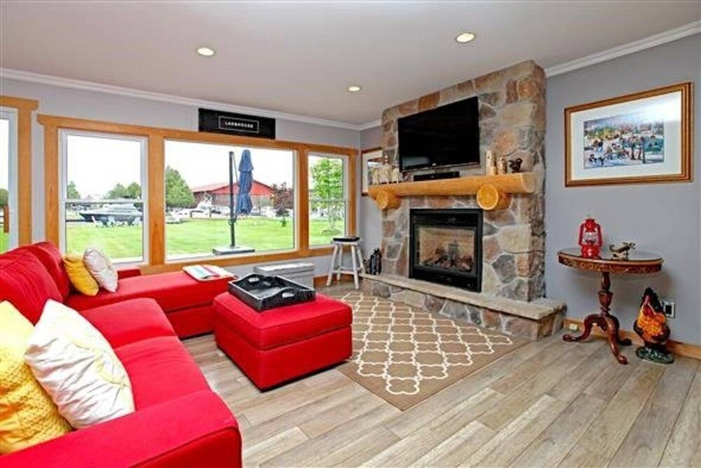 Photo of Livingroom in Ramara