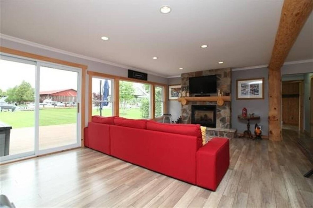 Photo of Livingroom in Ramara