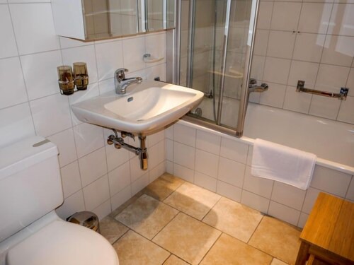 Photo of Bathroom in Saint-Pierre-de-Clages