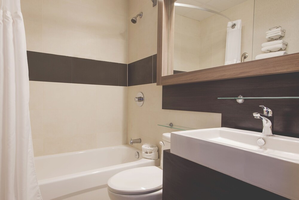 Photo of Bathroom in Val-d'Or