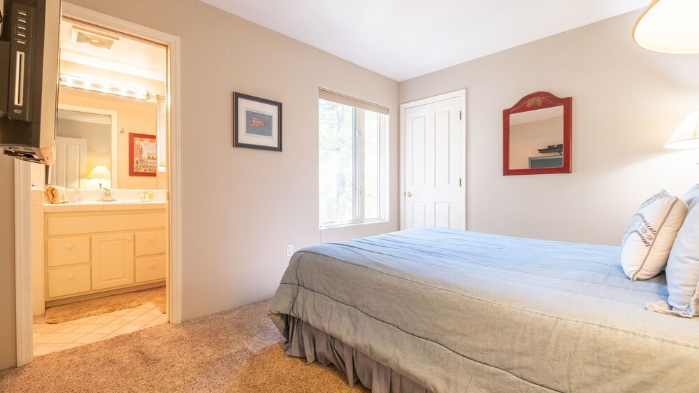 Photo of Bedroom in Kings Beach