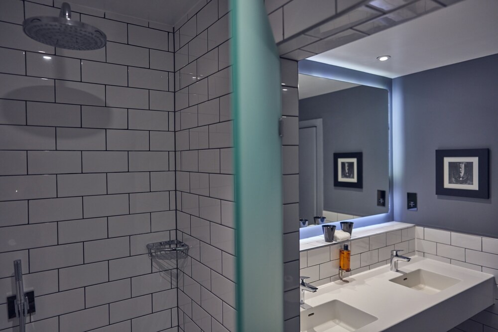 Photo of Bathroom in Reading City Centre