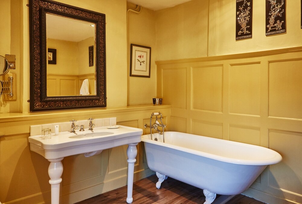 Photo of Bathroom in Midhurst