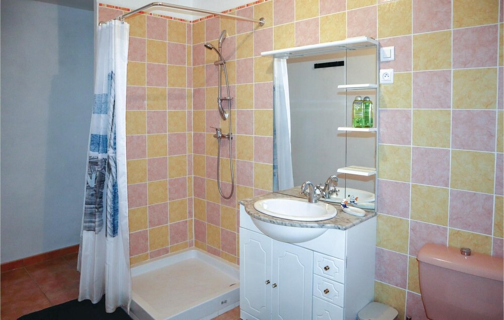 Photo of Bathroom in Sablet