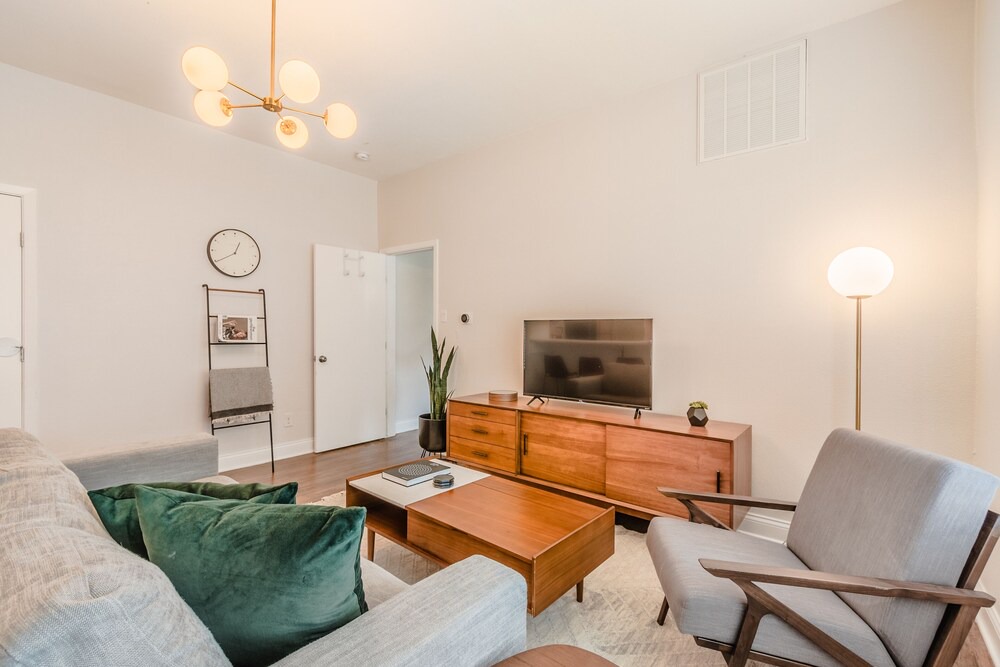 Photo of Livingroom in Cedars