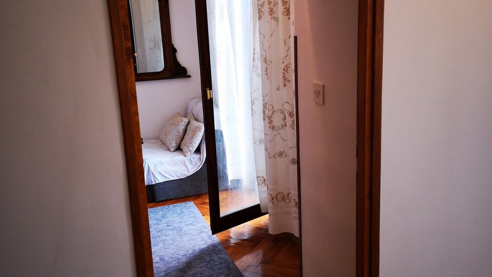 Photo of Bedroom in Cres