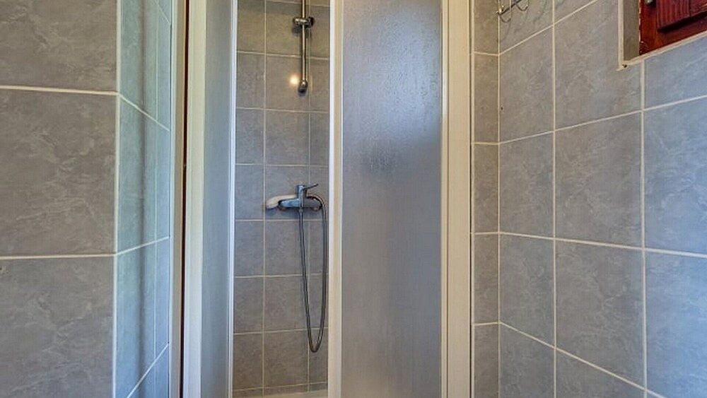 Photo of Bathroom in Cres