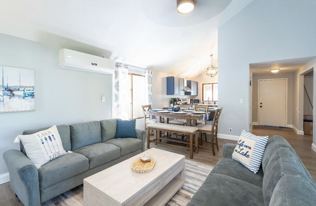 Photo of Livingroom in Lakeville