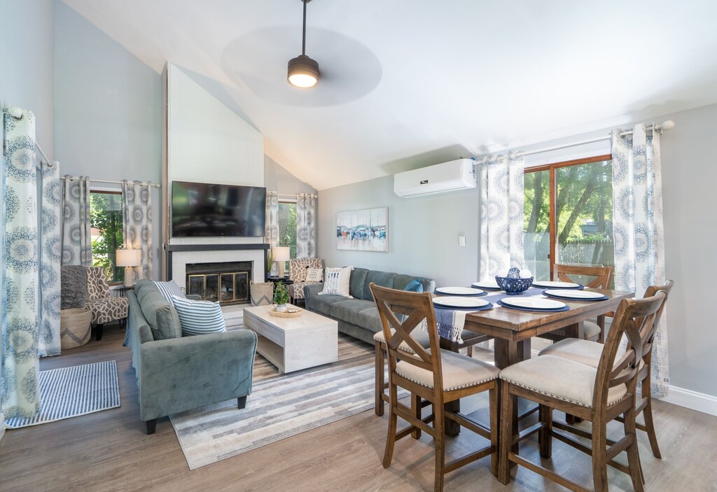 Photo of Livingroom in Lakeville