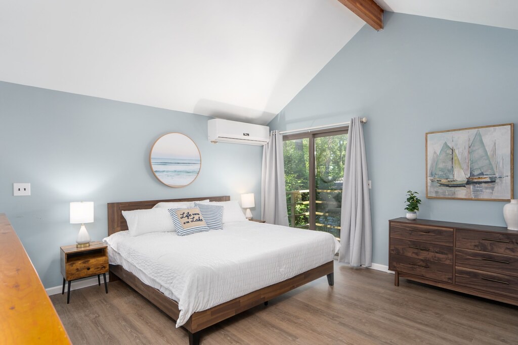 Photo of Bedroom in Lakeville