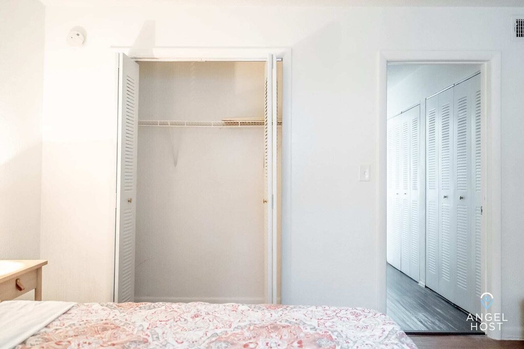Photo of Bedroom in Oakland Park