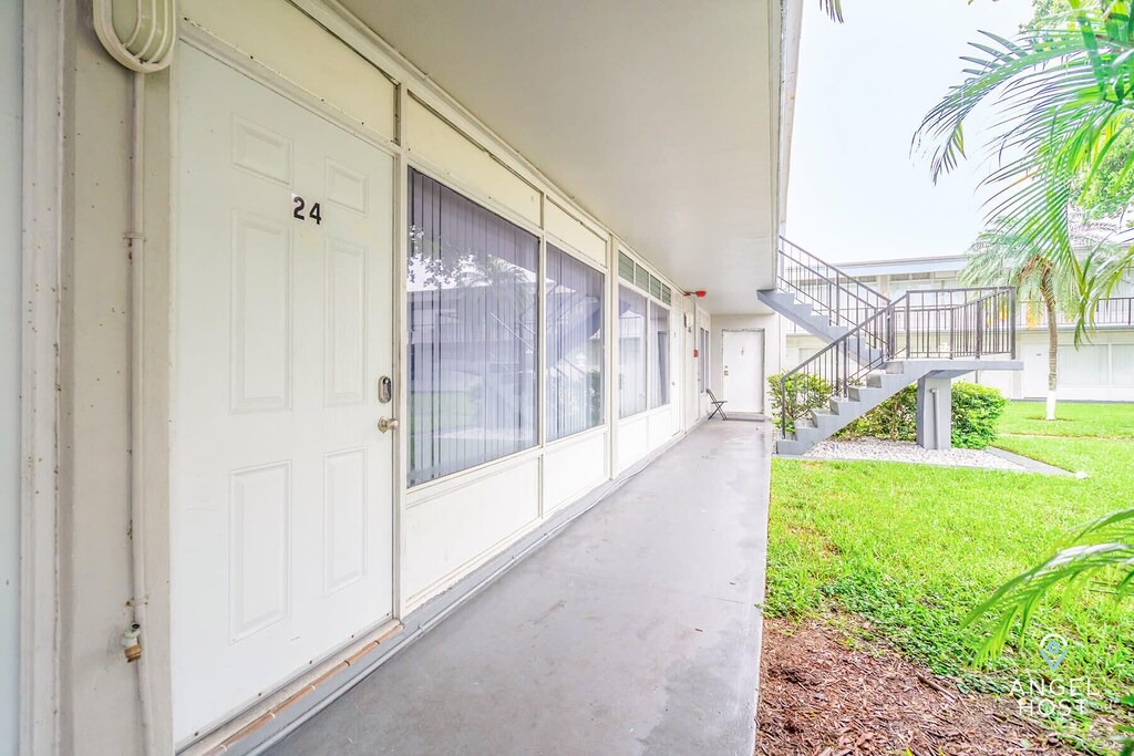Photo of Buildings in Oakland Park