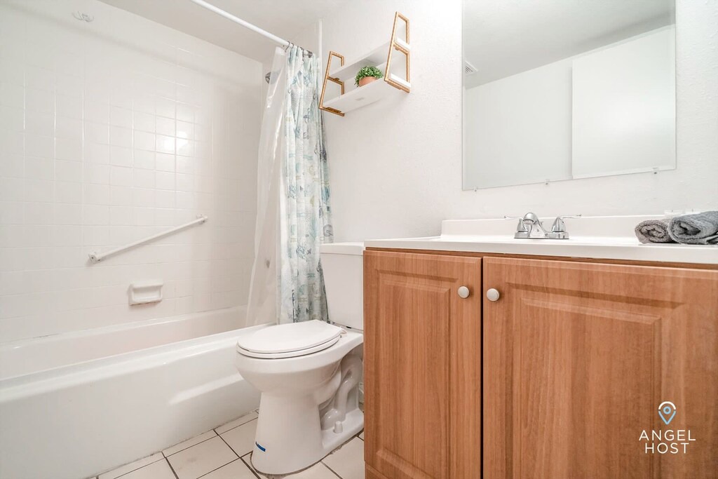 Photo of Bathroom in Oakland Park
