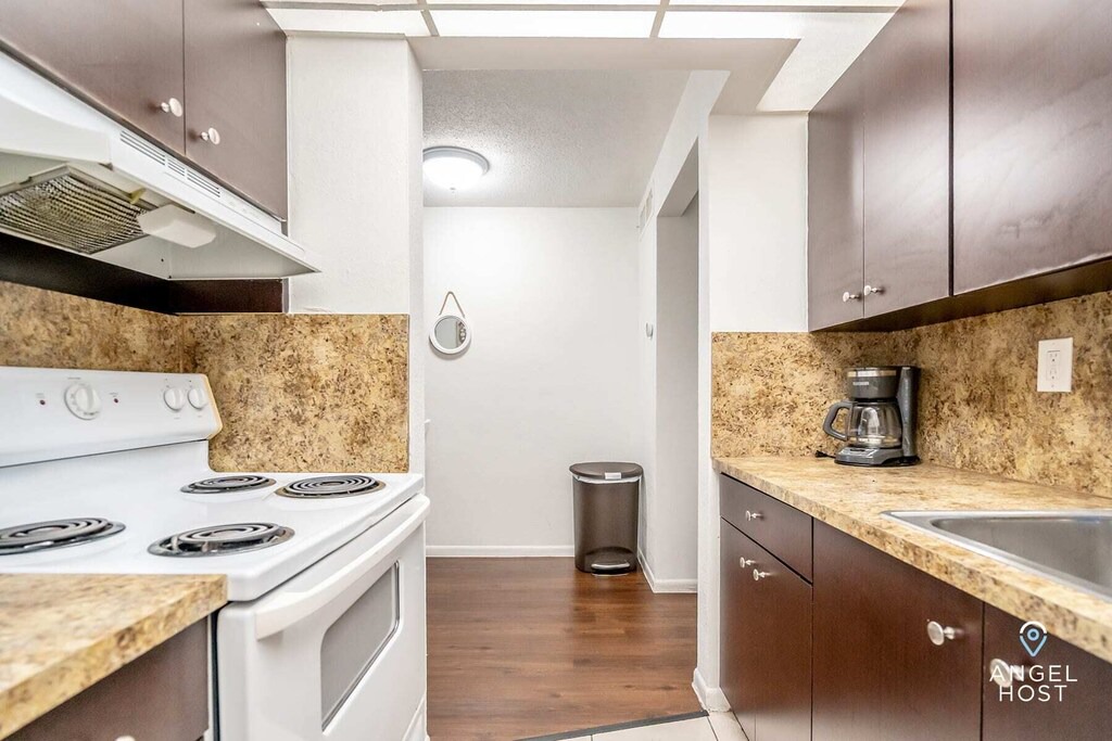 Photo of Kitchen in Oakland Park