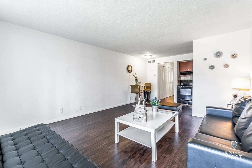 Photo of Livingroom in Oakland Park