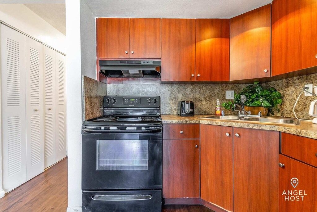 Photo of Kitchen in Oakland Park