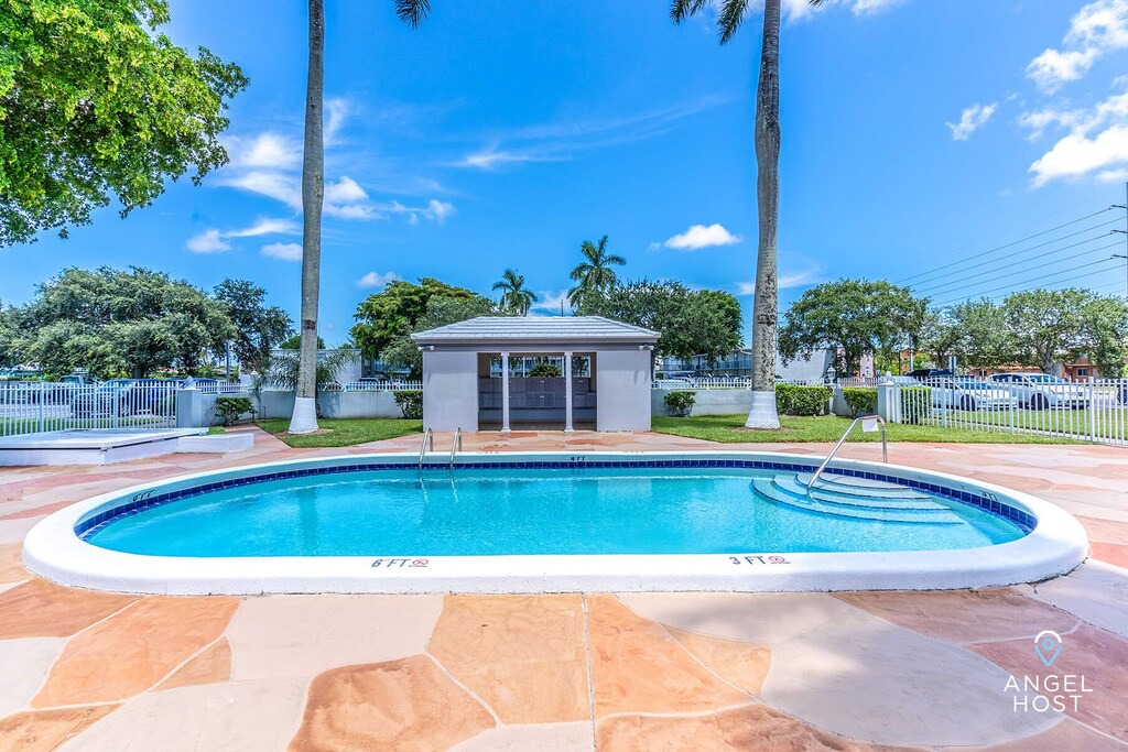 Photo of Outdoor in Oakland Park