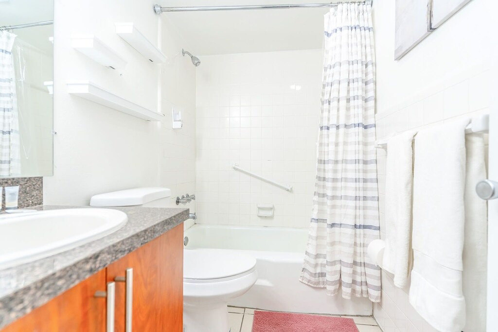 Photo of Bathroom in Oakland Park