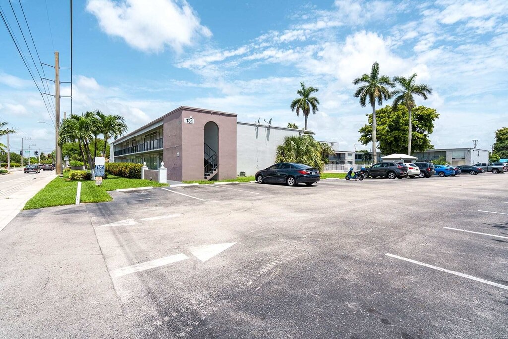 Photo of Buildings in Oakland Park