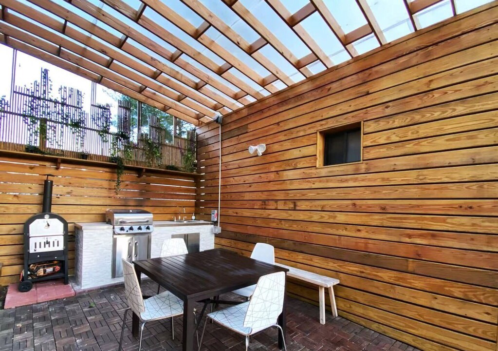 Photo of Others in East Flushing