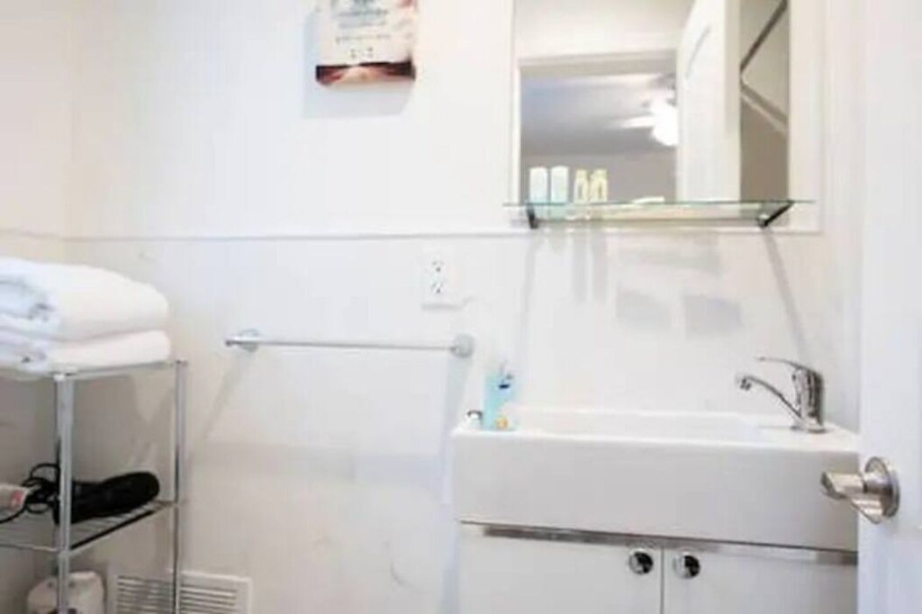 Photo of Bathroom in East Flushing