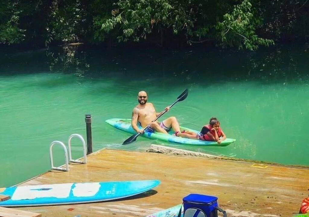 Photo of Human In Picture in Seguin