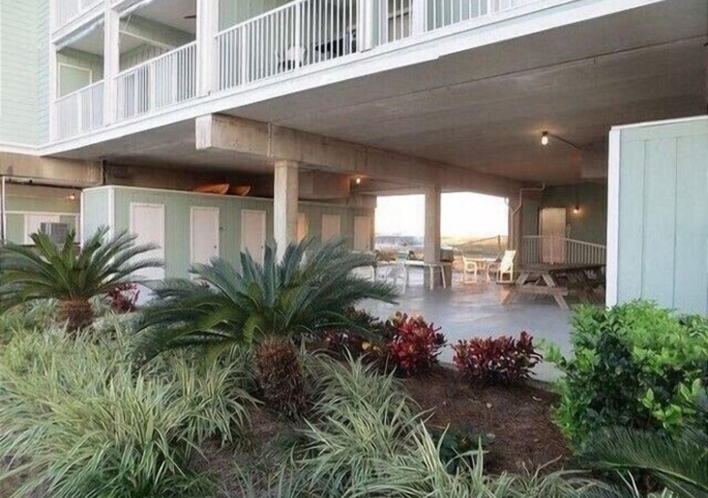 Photo of Buildings in Orange Beach East