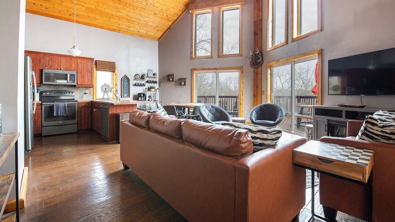 Photo of Livingroom in Ozark