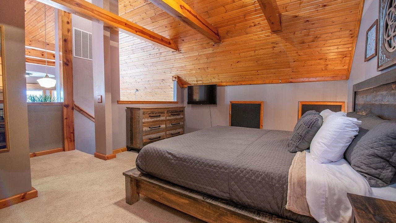 Photo of Bedroom in Ozark