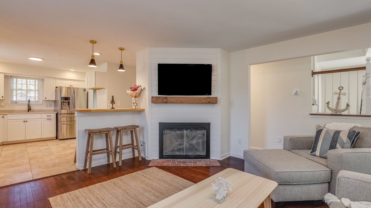 Photo of Livingroom in Northeast Virginia Beach