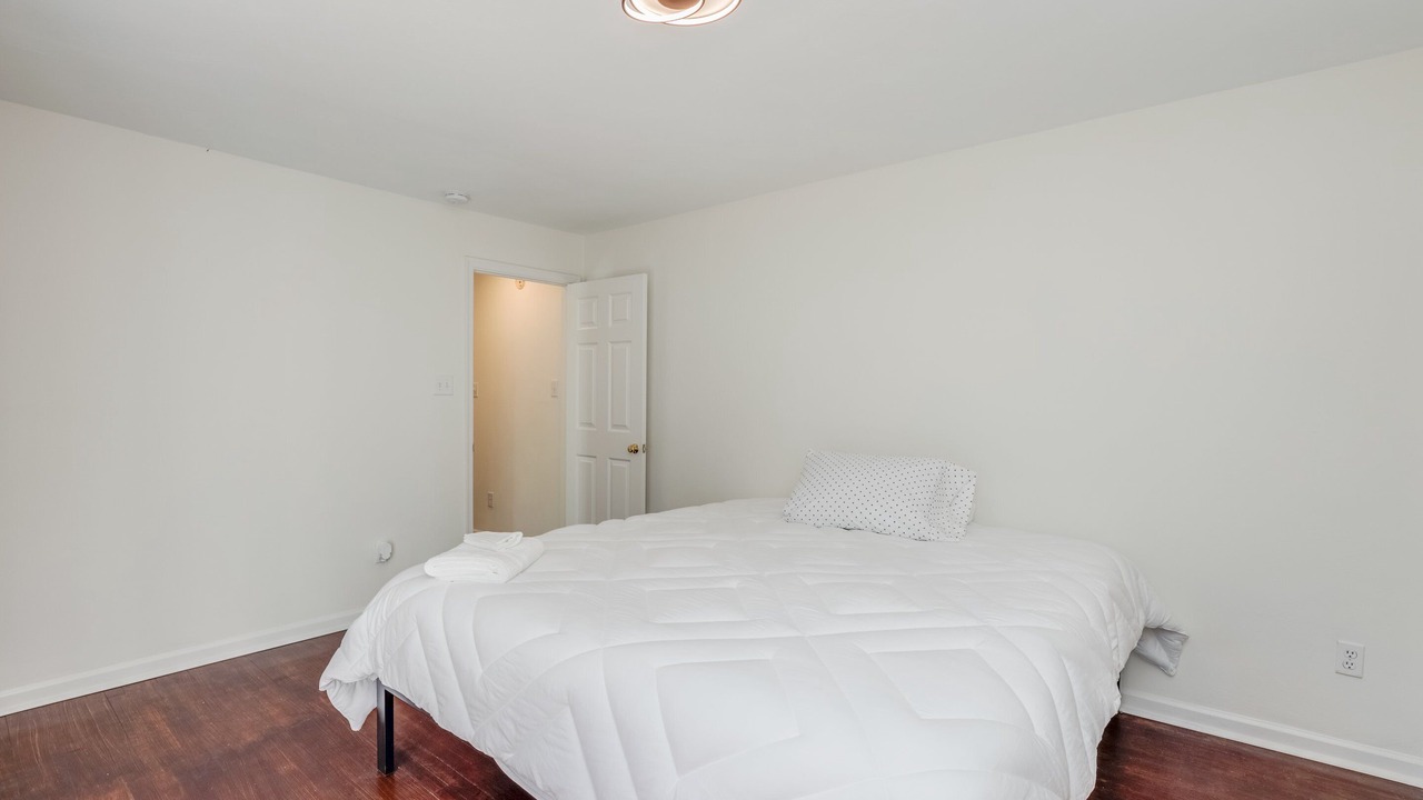 Photo of Bedroom in Northeast Virginia Beach
