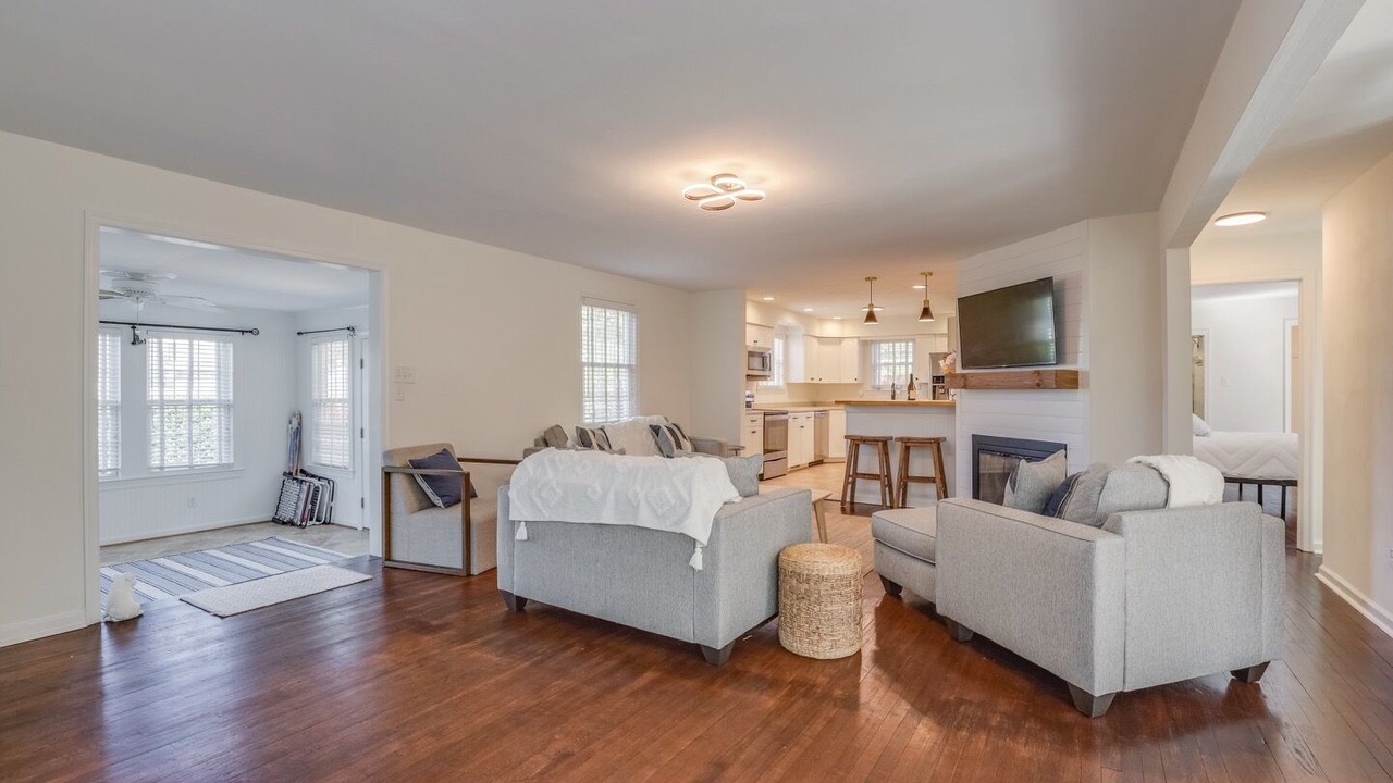 Photo of Livingroom in Northeast Virginia Beach