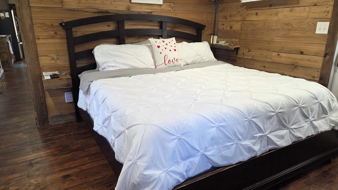 Photo of Bedroom in Navasota