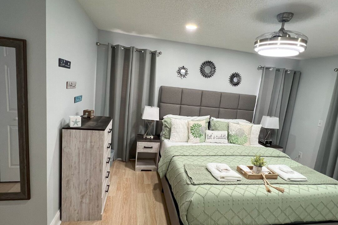 Photo of Bedroom in Crescent Lakes