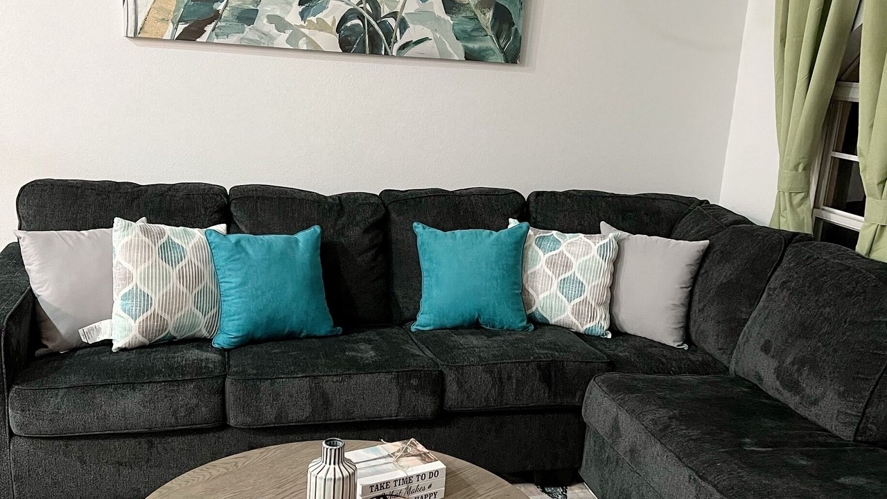 Photo of Livingroom in Crescent Lakes