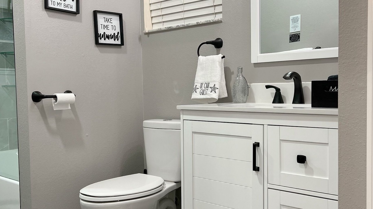 Photo of Bathroom in Crescent Lakes
