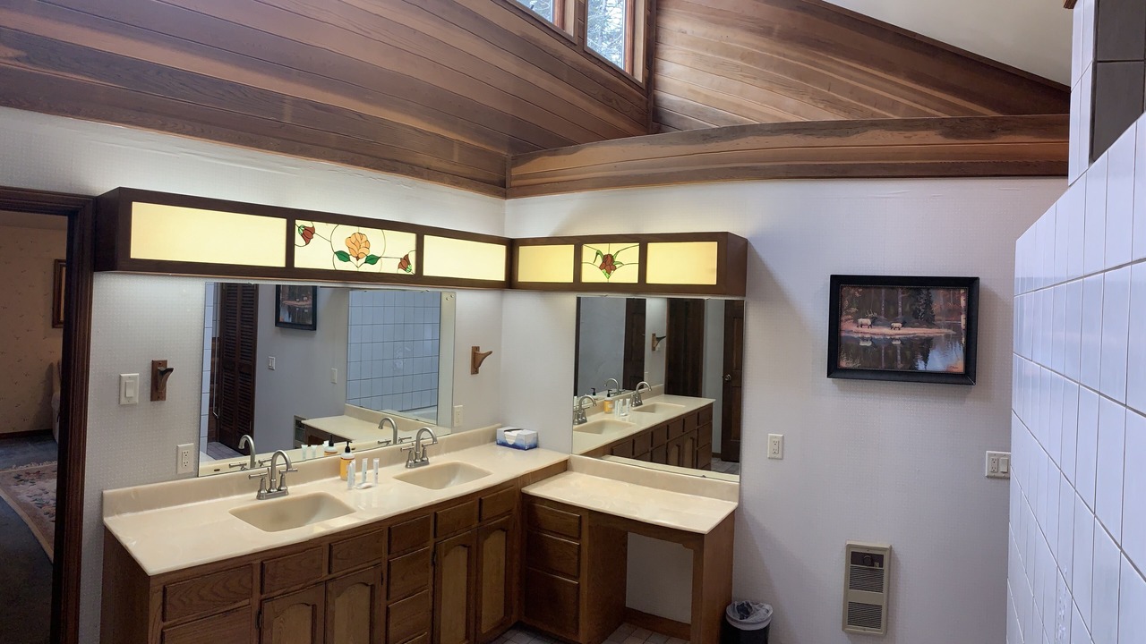 Photo of Bathroom in Cloudcroft
