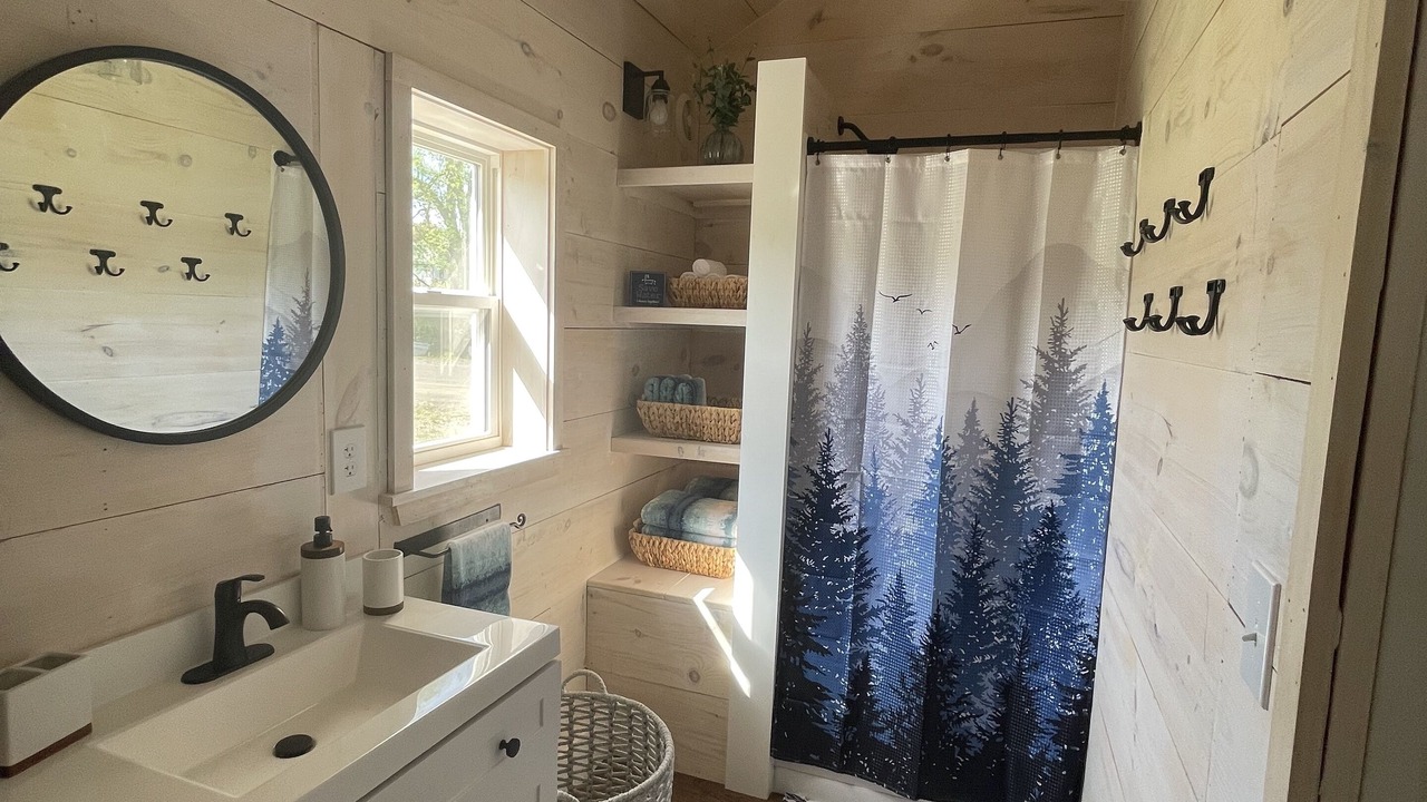 Photo of Bathroom in Painted Post