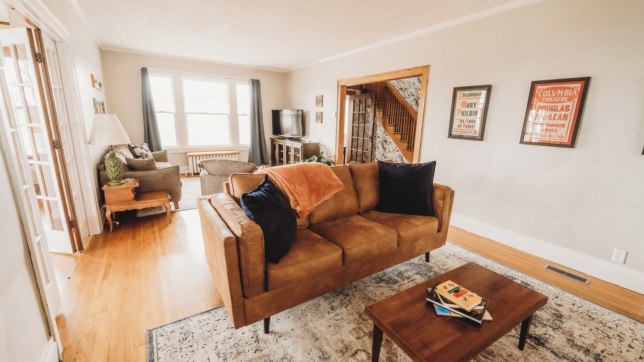 Photo of Livingroom in Burlington