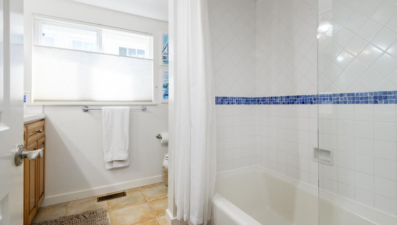 Photo of Bathroom in Carpinteria