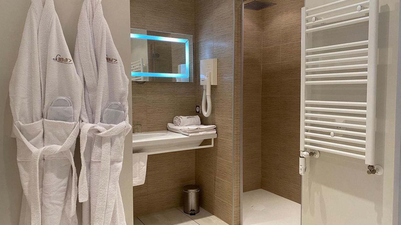 Photo of Bathroom in Saint-Affrique