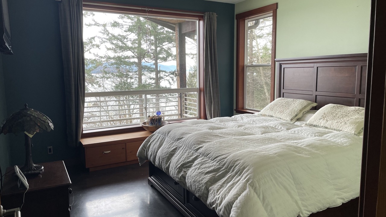 Photo of Bedroom in Lummi Island