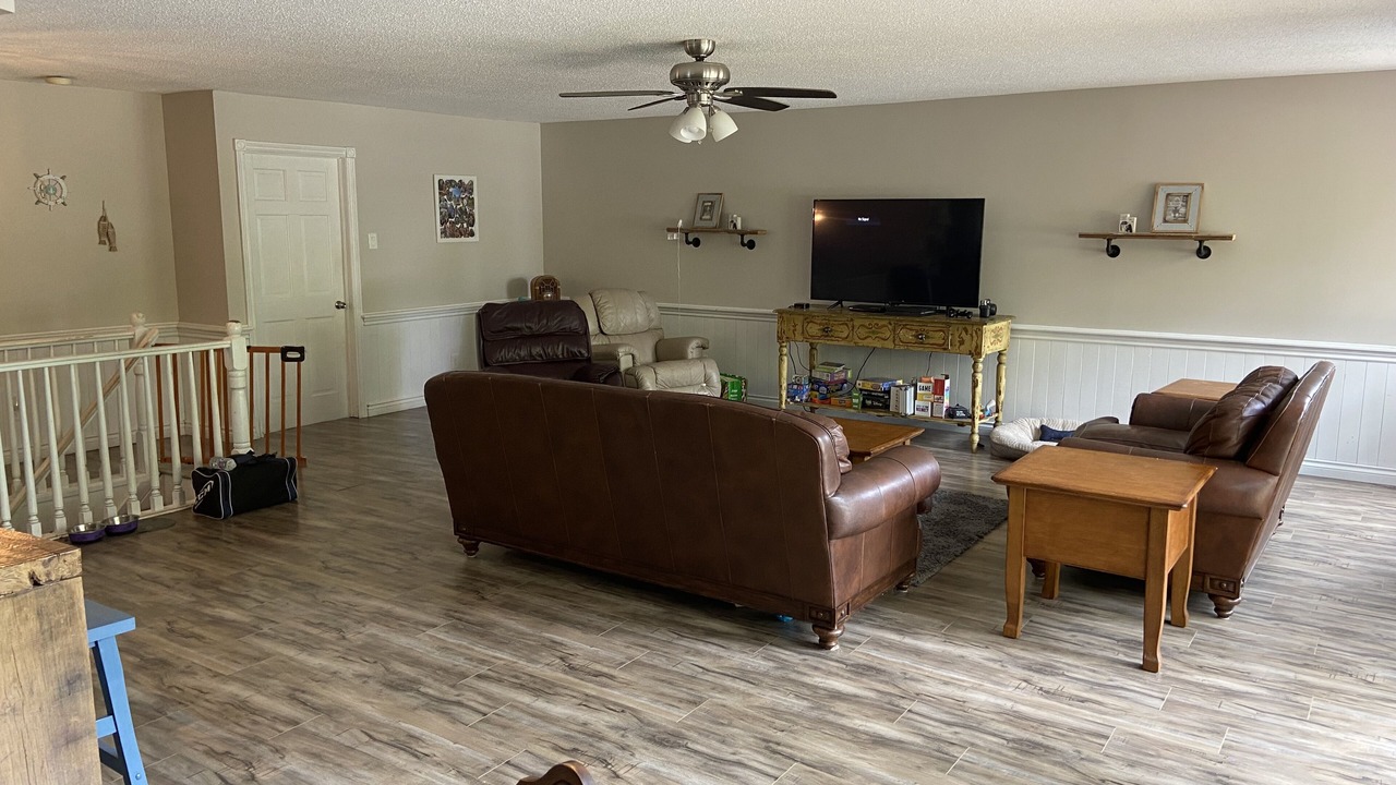 Photo of Livingroom in Grand Bend