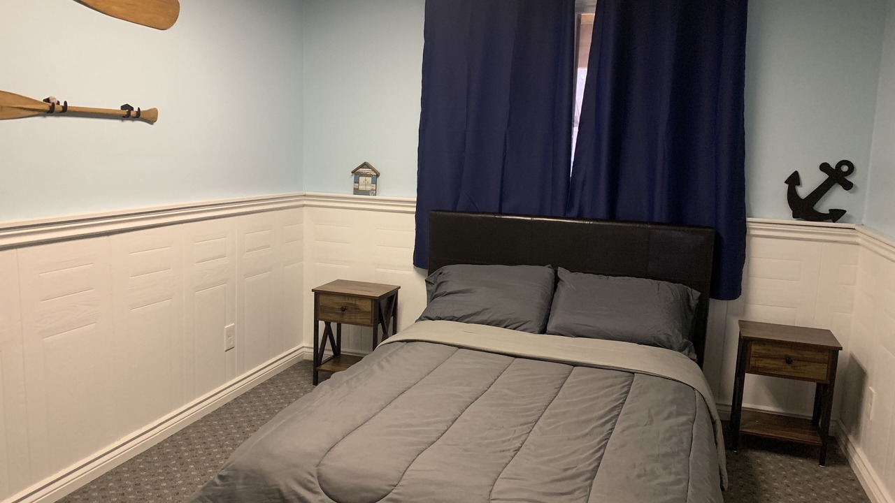 Photo of Bedroom in Grand Bend