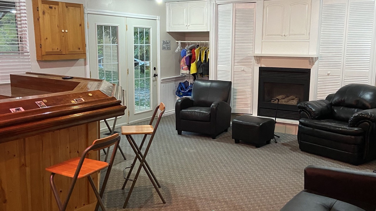 Photo of Livingroom in Grand Bend