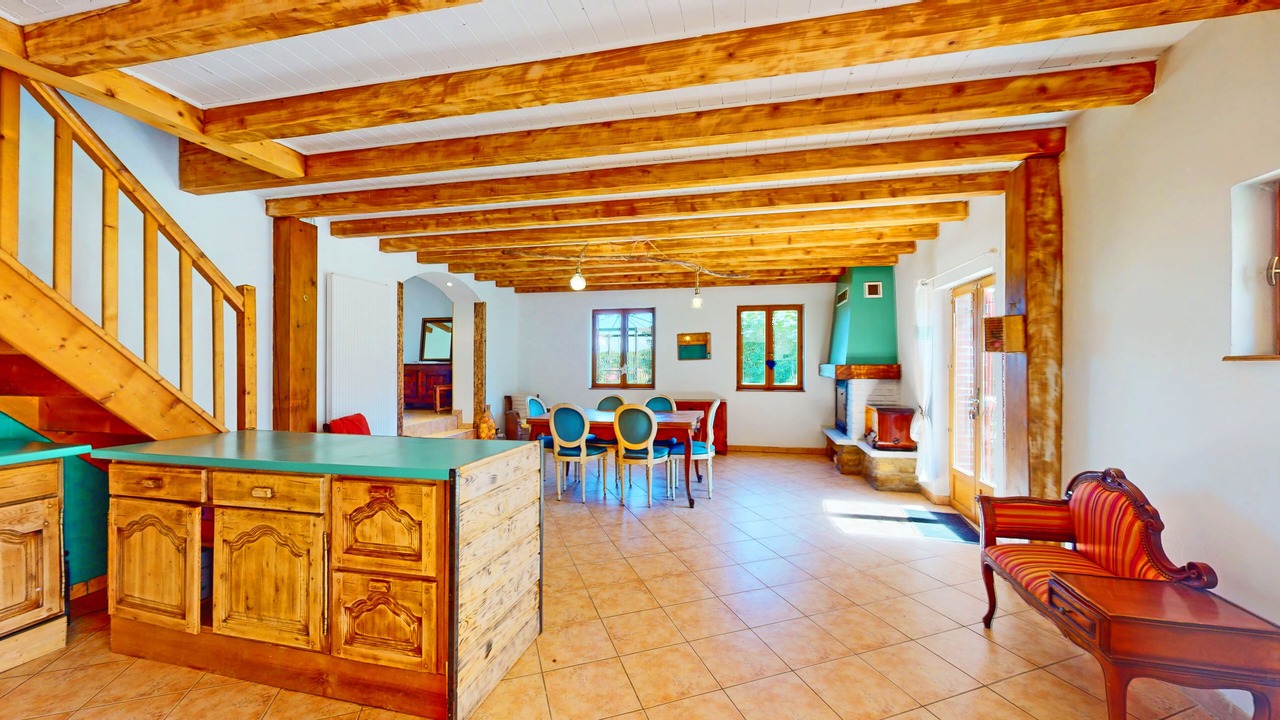 Photo of Others in Voiteur