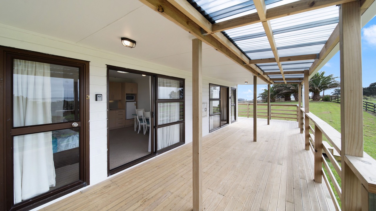 Photo of Patio Balcony in Awhitu