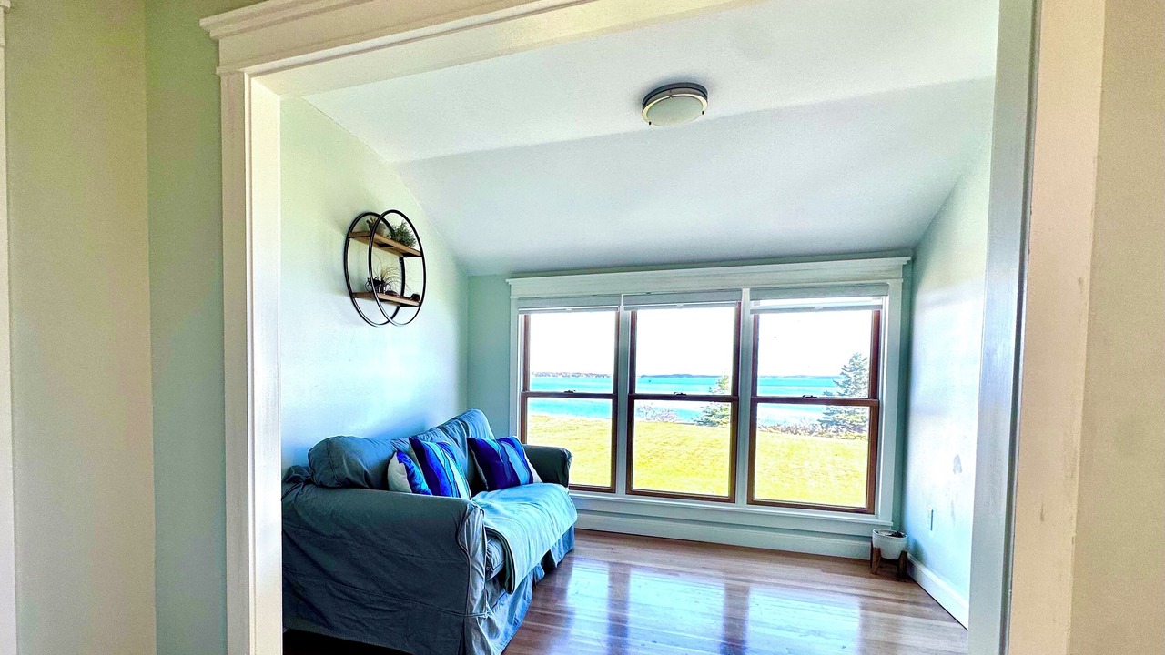 Photo of Livingroom in Lamoine