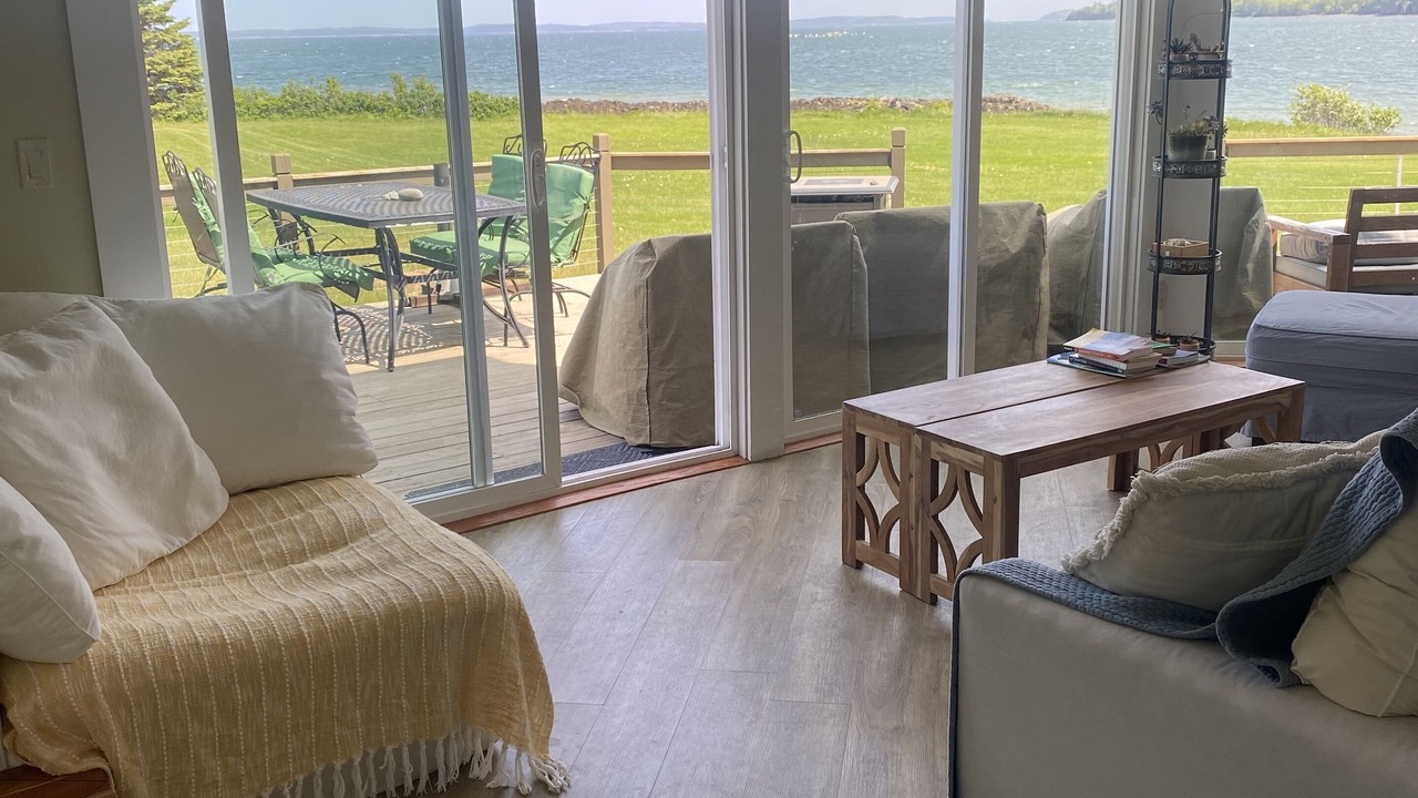 Photo of Livingroom in Lamoine