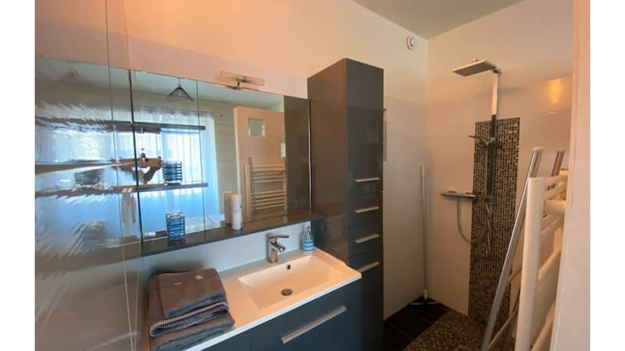 Photo of Bathroom in La Roche-sur-Yon